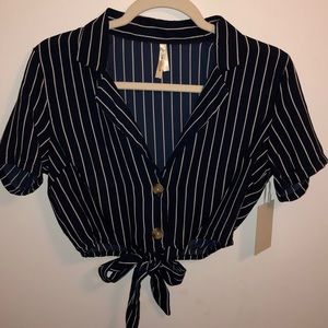 Cropped front tie Top